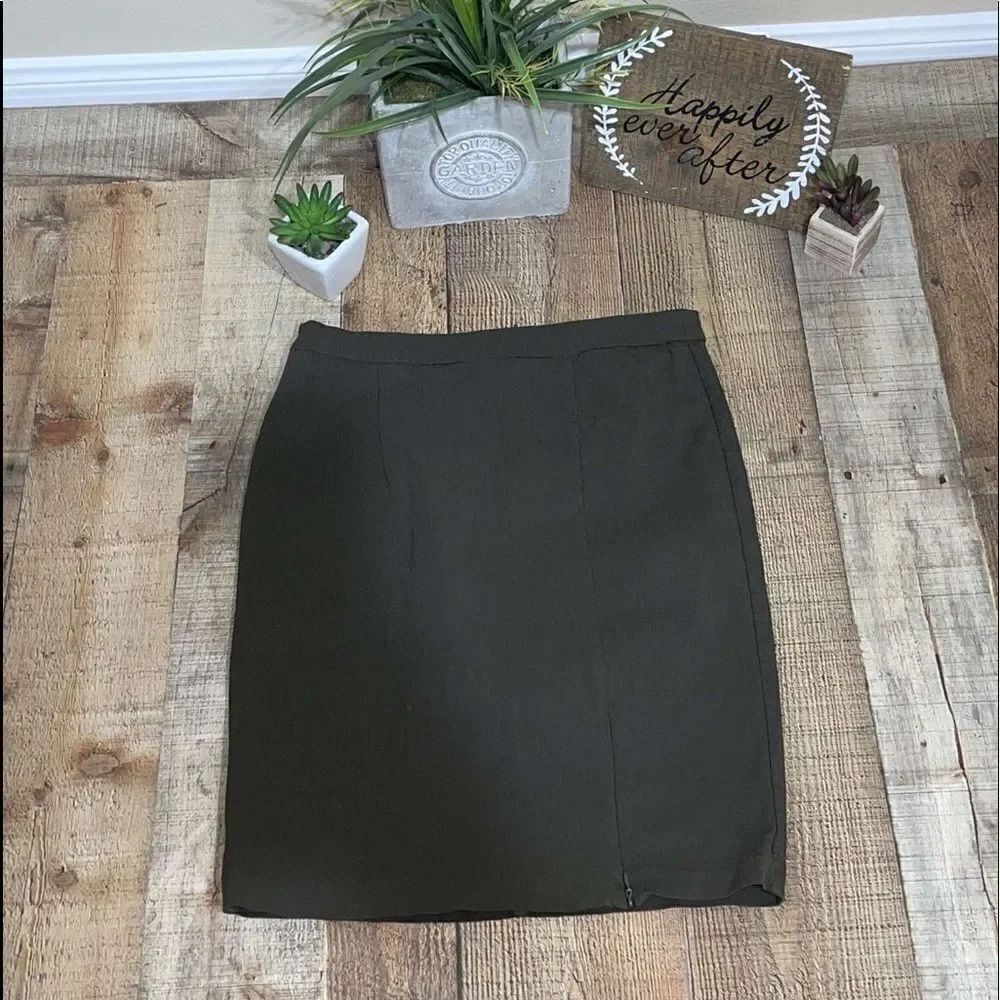 89th & Madison green pencil skirt